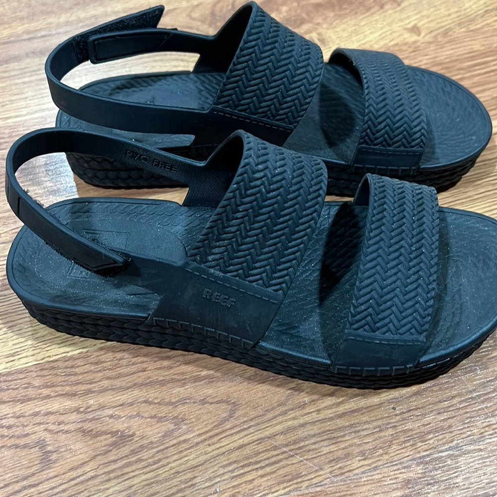 Reef rubber sandal size 7